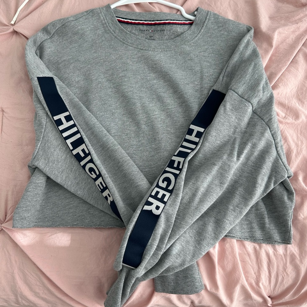 Tommy Hilfiger Heather Gray Crewneck with Navy Stripes
